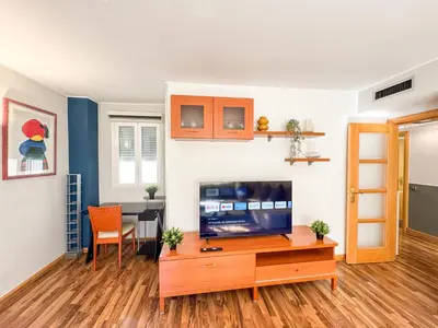 Una televisión o centro de entretenimiento en Cineasta del Pilar - Turistea