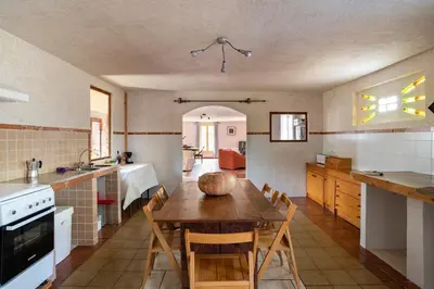 Una cocina o zona de cocina en Vivienda de Turismo Rural Granja La Lomica
