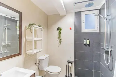Un baño de A Place to Relax, Recharge, and Enjoy