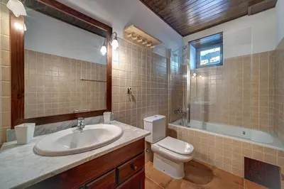 Un baño de Eth Floc - Dúplex con trasslado gratuito a pistas