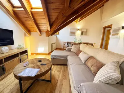 Una televisión o centro de entretenimiento en B19 - Sayo 4 - Villmor