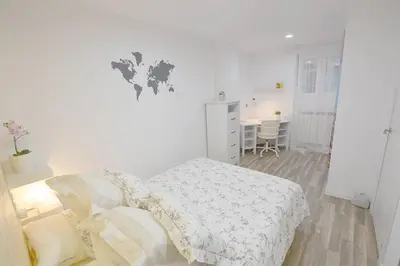 Cama o camas de una habitación en Apartamento AliSol Casco Antiguo Pamplona