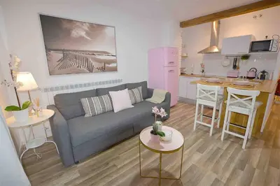 Una cocina o zona de cocina en Apartamento AliSol Casco Antiguo Pamplona