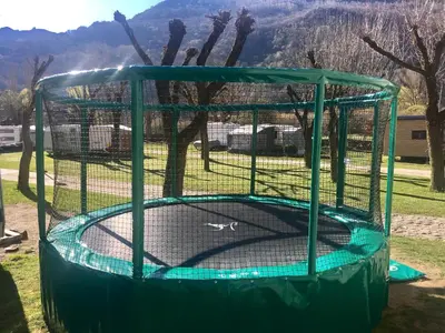 Zona de juegos infantil en Camping Boneta