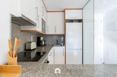 Una cocina o zona de cocina en Mediterranean Way - Miami Beach