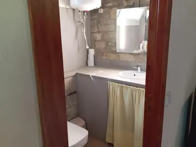 Un baño de Detached rural 19th century country house