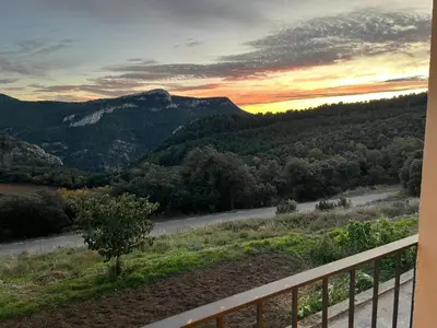 Paisaje cerca of this country house