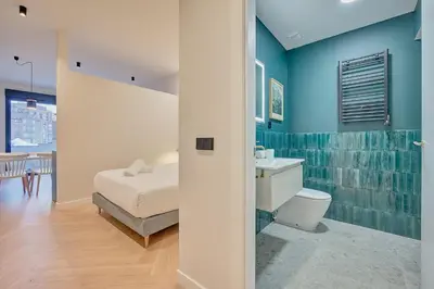 Un baño de Parque central A by Clabao