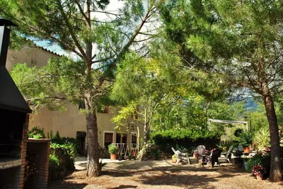 Jardín al aire libre en Masia El Riscle - Moli Del Pont