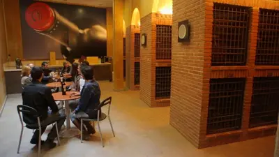 Un restaurante o sitio para comer en Apartament Escaladei