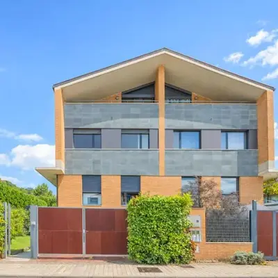 Gran chalet con amplio jardín próximo a Pamplona