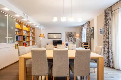 Biblioteca en el apartamento