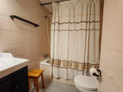 Un baño de Nórdico y acogedor- Confort con chimenea - Falcó 4