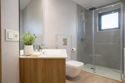 Un baño de Aiguamog by FeelFree Rentals