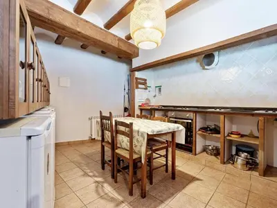 Una cocina o zona de cocina en Magnificent village house in Rojals