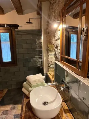 Un baño de Casa de piedra Siglo XVIII