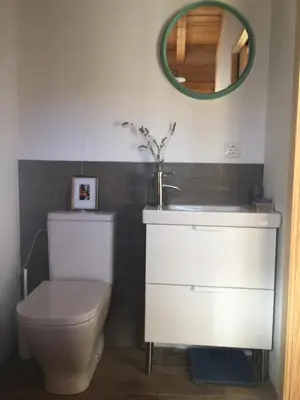 Un baño de Estudio con jardín en Añisclo, Parque Nacional Ordesa