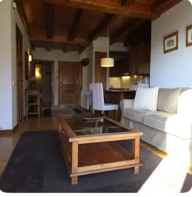 Zona de estar de Bonito spartsmento a 5 minutos de Baqueira