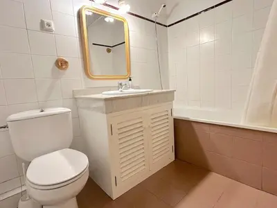 Un baño de Casa rústica y patio en la Vall d'Aran by RURAL D'ÀNEU