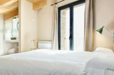 Cama o camas de una habitación en House With Indoor Pool On The Cistercian Route