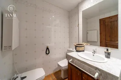 Un baño de Tanau Rentals - TKS