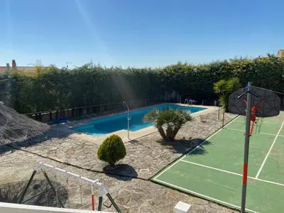 Piscina en o cerca de Maravillosa casa con piscina en un pueblo único, Artajona - Navarra