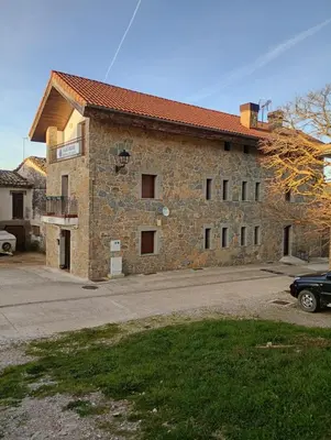 Edificio en el que se encuentra el albergue