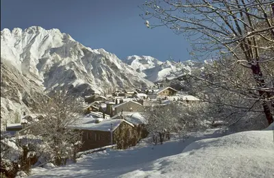 Hotel Casa Cornel en invierno