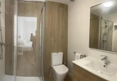 Un baño de Apartaments Plaza Príncipe Viana