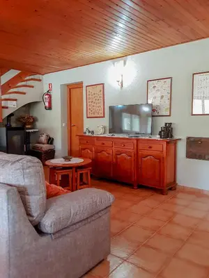 Una cocina o zona de cocina en El Jardí Casa rural ideal para familias y grupos