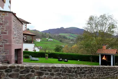 Vista general de una montaña o vista desde the country house