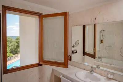 Un baño de Hotel Can Boix de Peramola