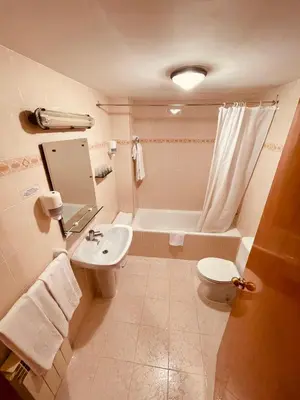 Un baño de Hotel Orla