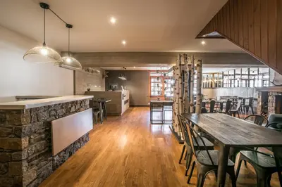 Una cocina o zona de cocina en Hotel SNÖ Mont Romies