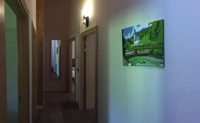 Una televisión o centro de entretenimiento en Adipe