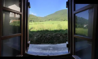 Vista general de una montaña o vista desde la casa o chalet