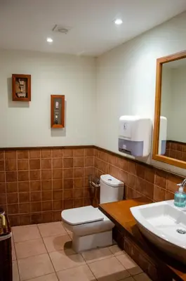 Un baño de Albares