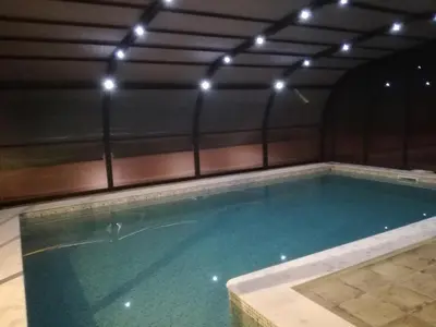 Piscina en o cerca de CASA LA FÀBRICA