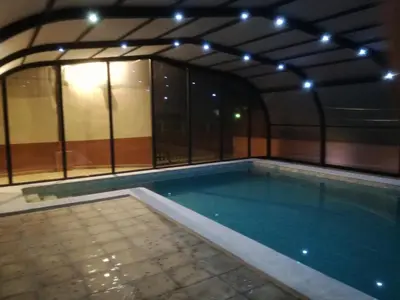 Piscina en o cerca de CASA LA FÀBRICA