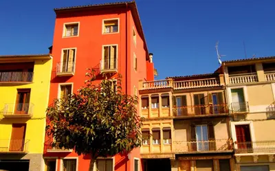 Edificio en el que se encuentra el hostal o pensión