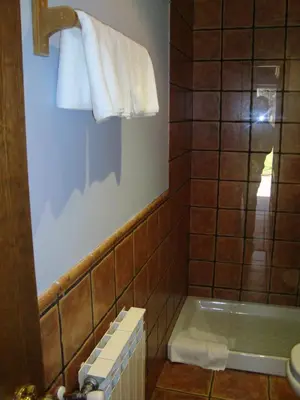 Un baño de Hotel Charle