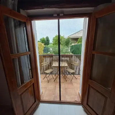 Un balcón o terraza de La Llacuna