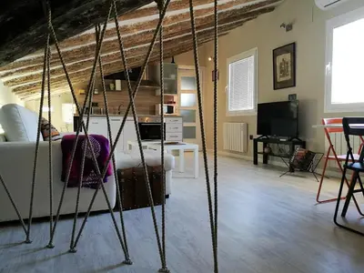 Una televisión o centro de entretenimiento en 18 Torres