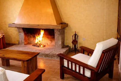 Zona de estar de Casa con piscina y vistas a montaña - Cal Solsona