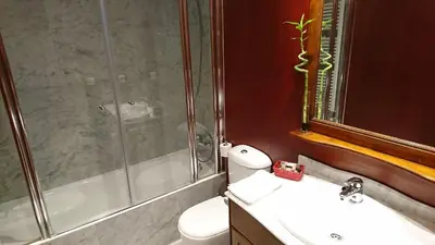 Un baño de Lucero Dos Catedrales