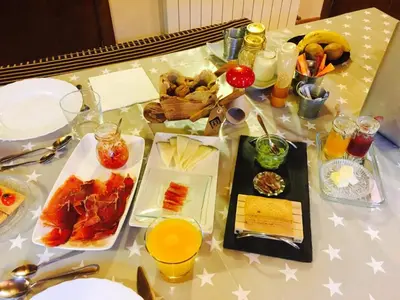 Comida en o cerca of this country house