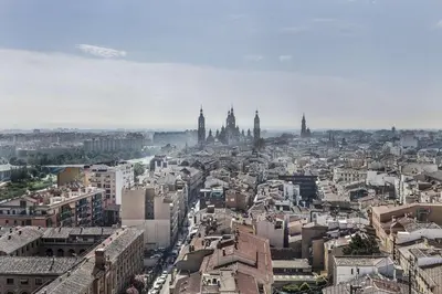 Vista general de Zaragoza o vista desde el apartamento