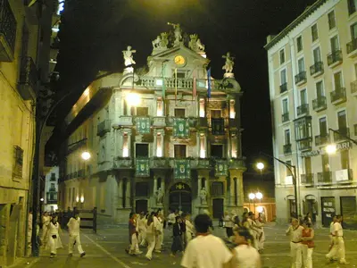 Clientes alojados en Calle Ansoleaga a 100 mts del Ayuntamiento