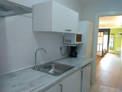 Una cocina o zona de cocina en Alojamientos Dezerto Bardenas