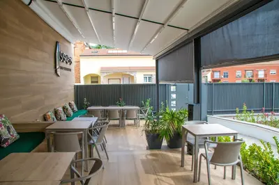 Un restaurante o sitio para comer en Hotel Siskets
